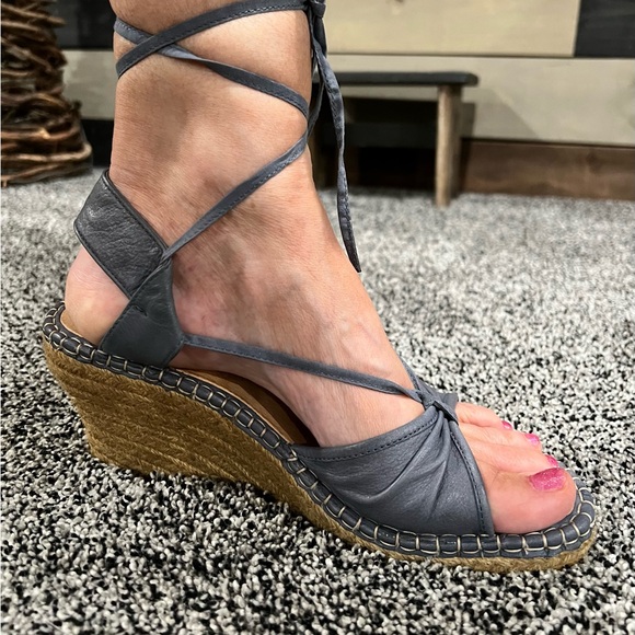 Women's Hush Puppies Wedge Sandals - Picture 1 of 5